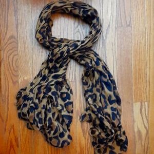 Leopard scarf